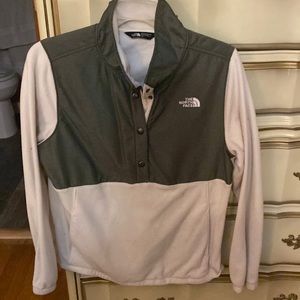 Womenswear north face large fleece